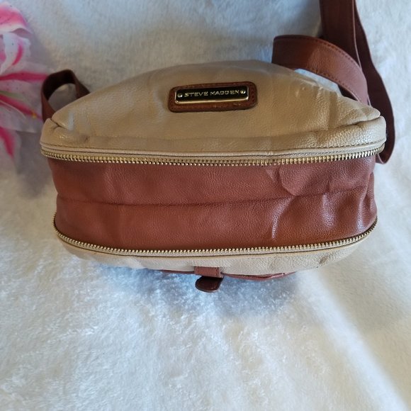 Steve Madden Vegan Leather Expandable Crossbody Satchel Tote - Picture 4 of 16